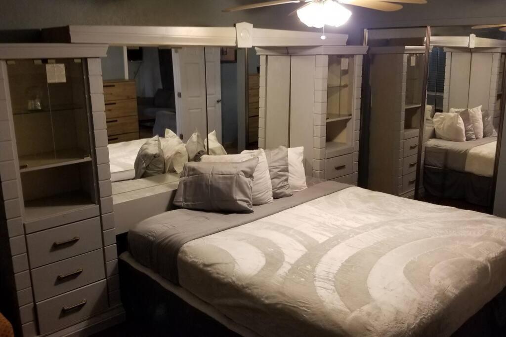 Hotel 5 Beds & 3 Baths Sleeps 11 Hotel Room Suite 102 Booking Stillwater Εξωτερικό φωτογραφία